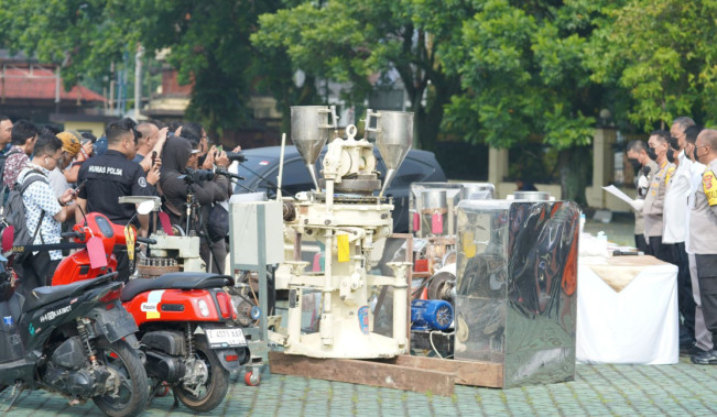 Dit Res Narkoba Polda Jabar Ungkap Produksi dan Peredaran 6 Juta Obat Keras Ilegal
